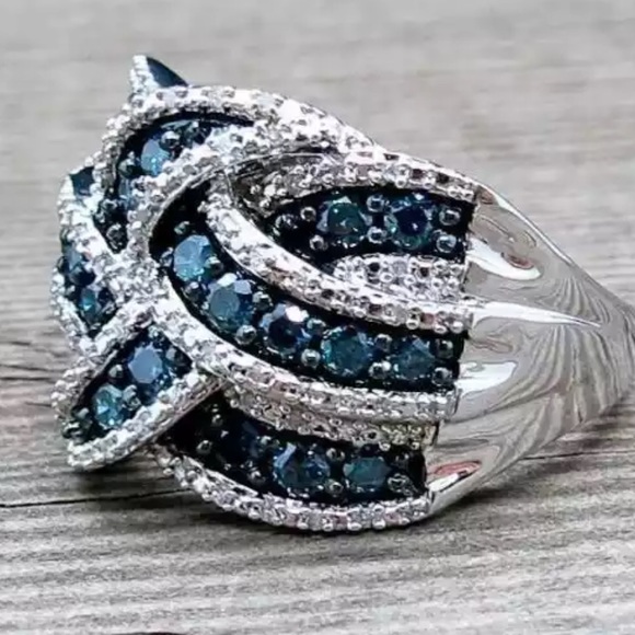 New Women’s 925 Silver Beautiful Sapphire Ring - Picture 2 of 2